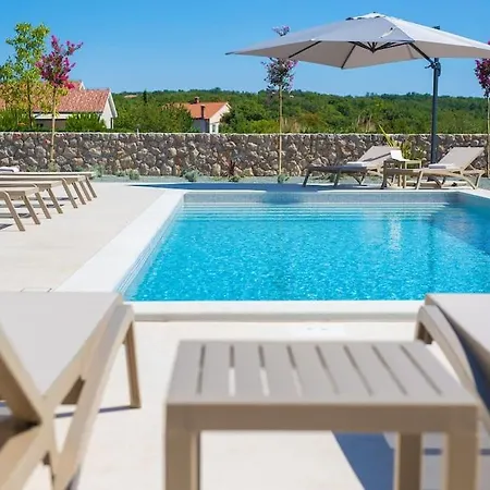 Luxury Harmony With Heated Pool And Seaview * Vrh (Krk)