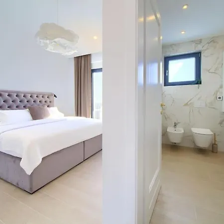 Luxury Harmony With Heated Pool And Seaview Villa Vrh (Krk)