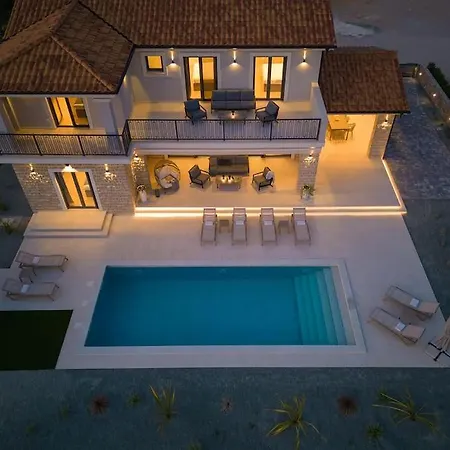 Luxury Harmony With Heated Pool And Seaview Villa