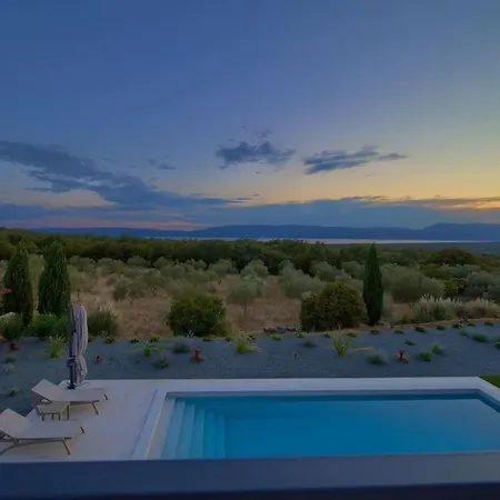 Villa Luxury Harmony With Heated Pool And Seaview *