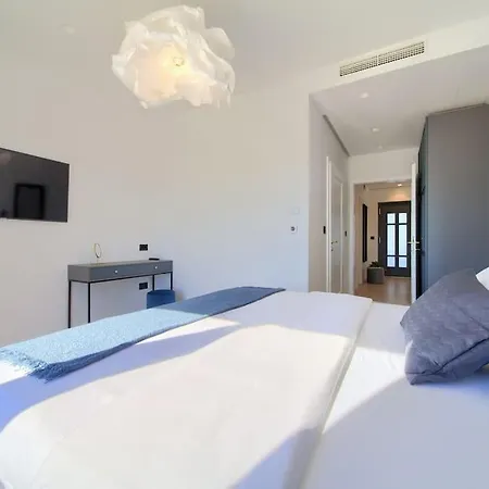 Luxury Harmony With Heated Pool And Seaview