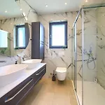 Villa Luxury Harmony With Heated Pool And Seaview *
