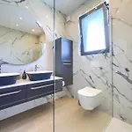 Luxury Harmony With Heated Pool And Seaview *