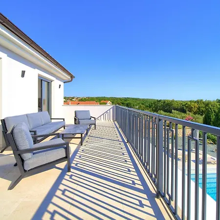 Vila Luxury Harmony With Heated Pool And Seaview Vrh (Krk)