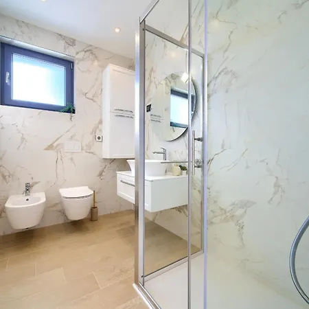 Vila Luxury Harmony With Heated Pool And Seaview *