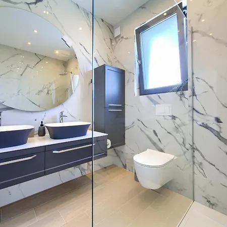 Luxury Harmony With Heated Pool And Seaview *