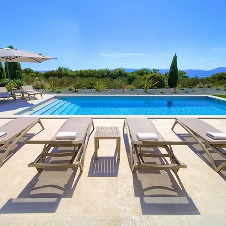 Luxury Harmony With Heated Pool And Seaview Vila *