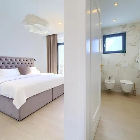 Vila Luxury Harmony With Heated Pool And Seaview Vrh (Krk)