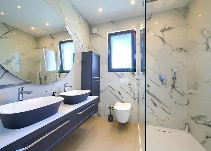 Luxury Harmony With Heated Pool And Seaview *