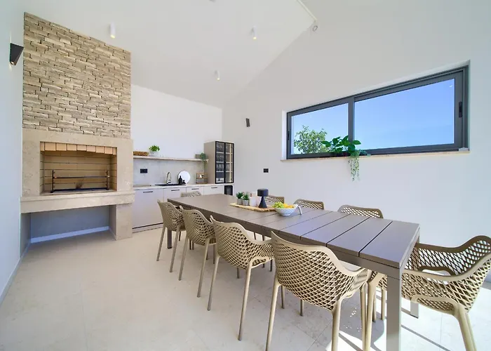 Luxury Harmony With Heated Pool And Seaview Vrh (Krk)