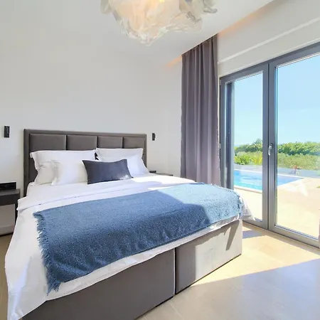 빌라 Luxury Harmony With Heated Pool And Seaview