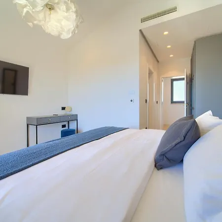 Luxury Harmony With Heated Pool And Seaview Vrh (Krk)