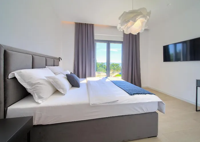 Luxury Harmony With Heated Pool And Seaview Vrh (Krk)